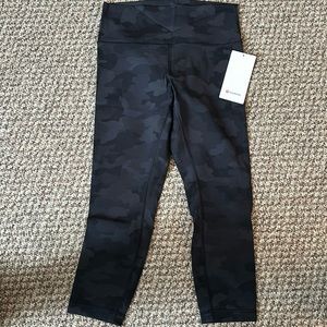 NWT lululemon wunder under HR Crop 23”